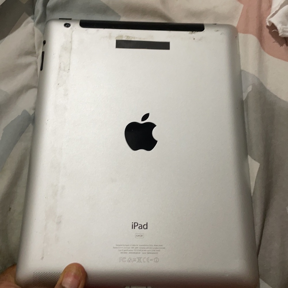 iPad - Picture 2 of 5
